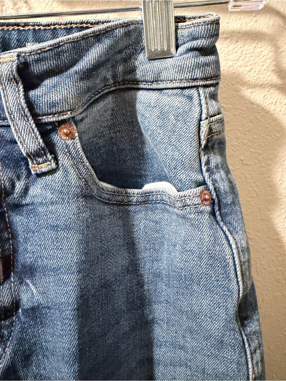 Old Navy Straight-Leg Jeans in Classic Blue Wash-EUC - Picture 7 of 9